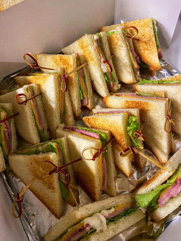 Клаб сендвич с лососем